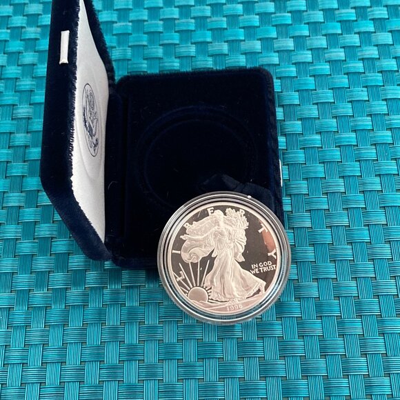 U.S. Mint American Eagles 1 oz Silver Bullion - Lot of 2 - Picture 2 of 15